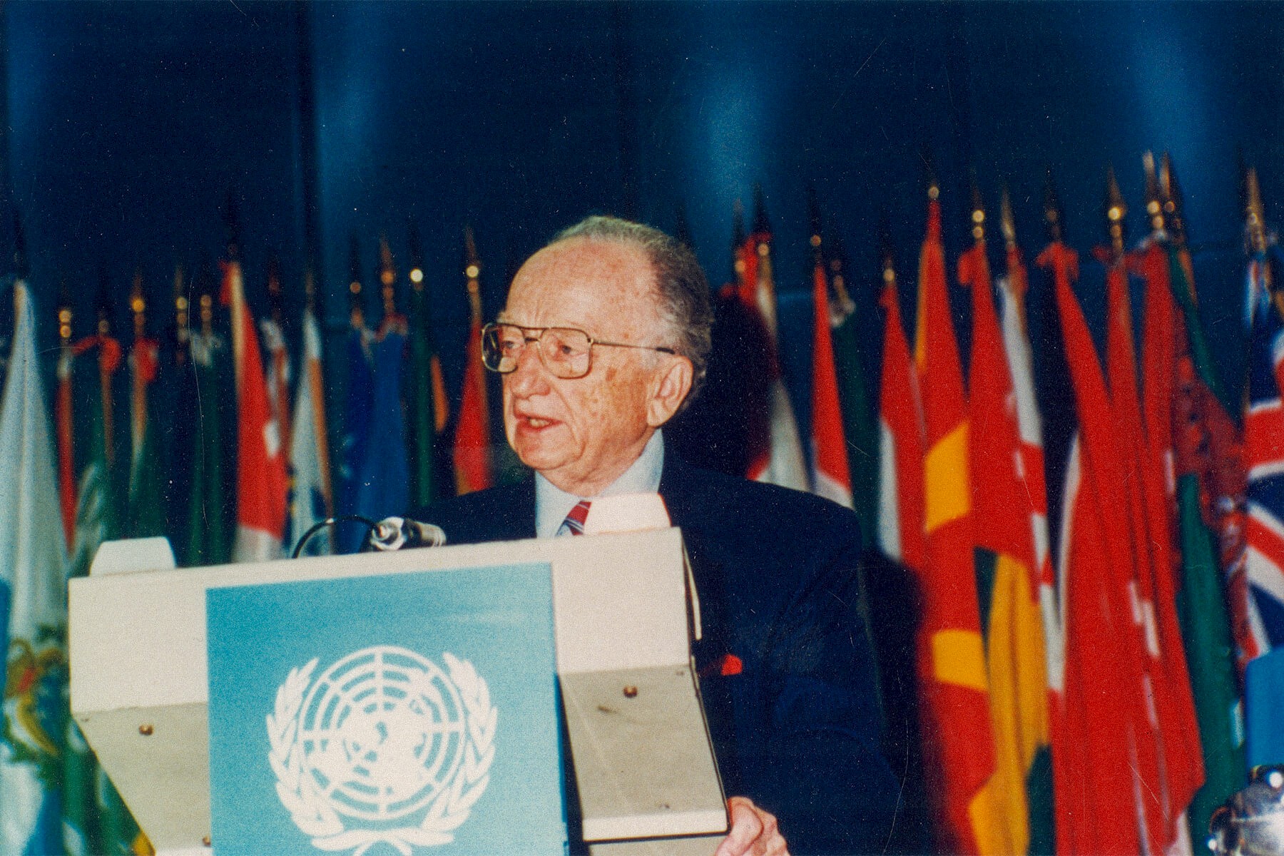 Ben Ferencz speaks at the UN ICC, Rome, Italy. June 2, 1998.