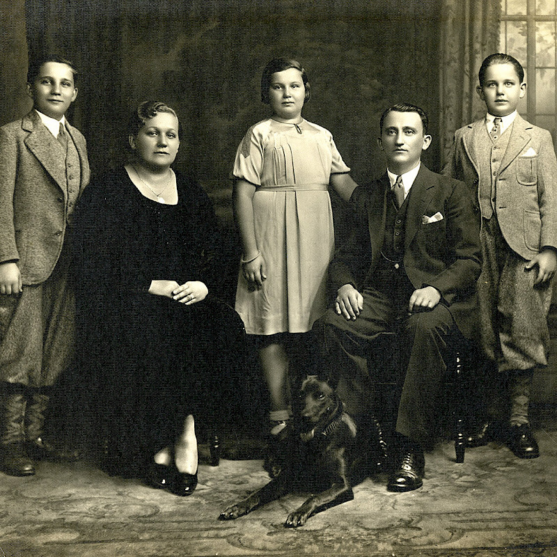 Ben's mother's family, date unknown