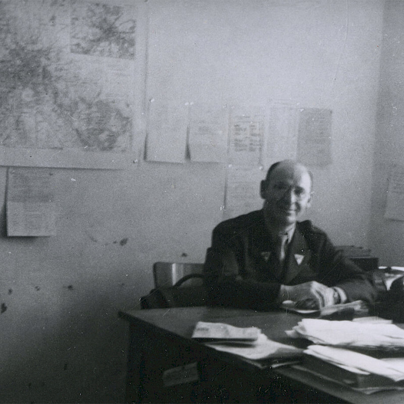 Bert Heilpern in office, November 1946